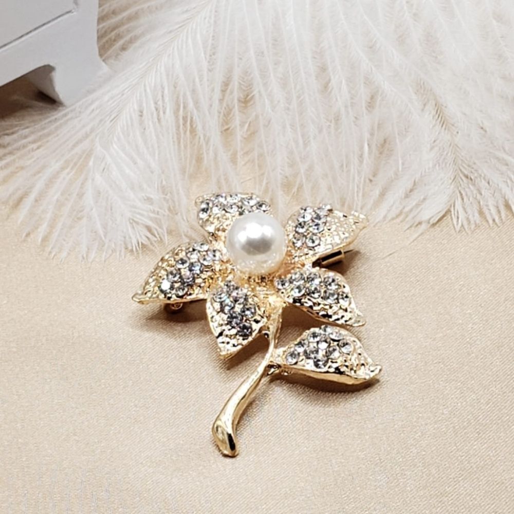 Brand New Rhinestone Flower Pearl Brooch Pin